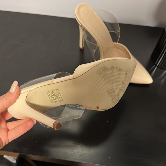 Amazing Fashionnova clear and nude heels. Size 5.5 - Picture 4 of 8
